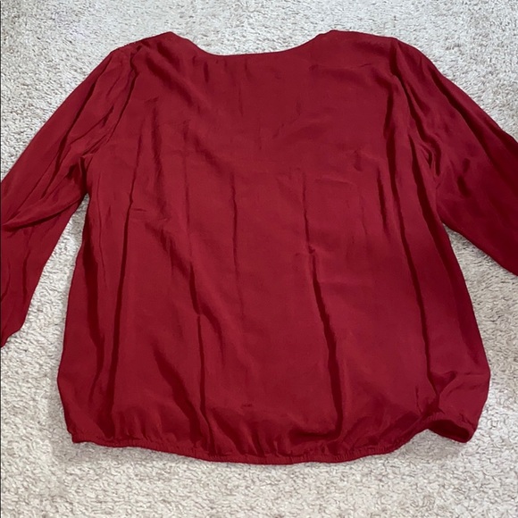 Express Blouse - Picture 2 of 10